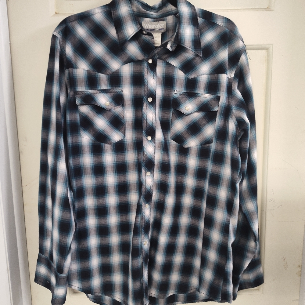 Wrangler Men's Black and Blue Checkered Shirt